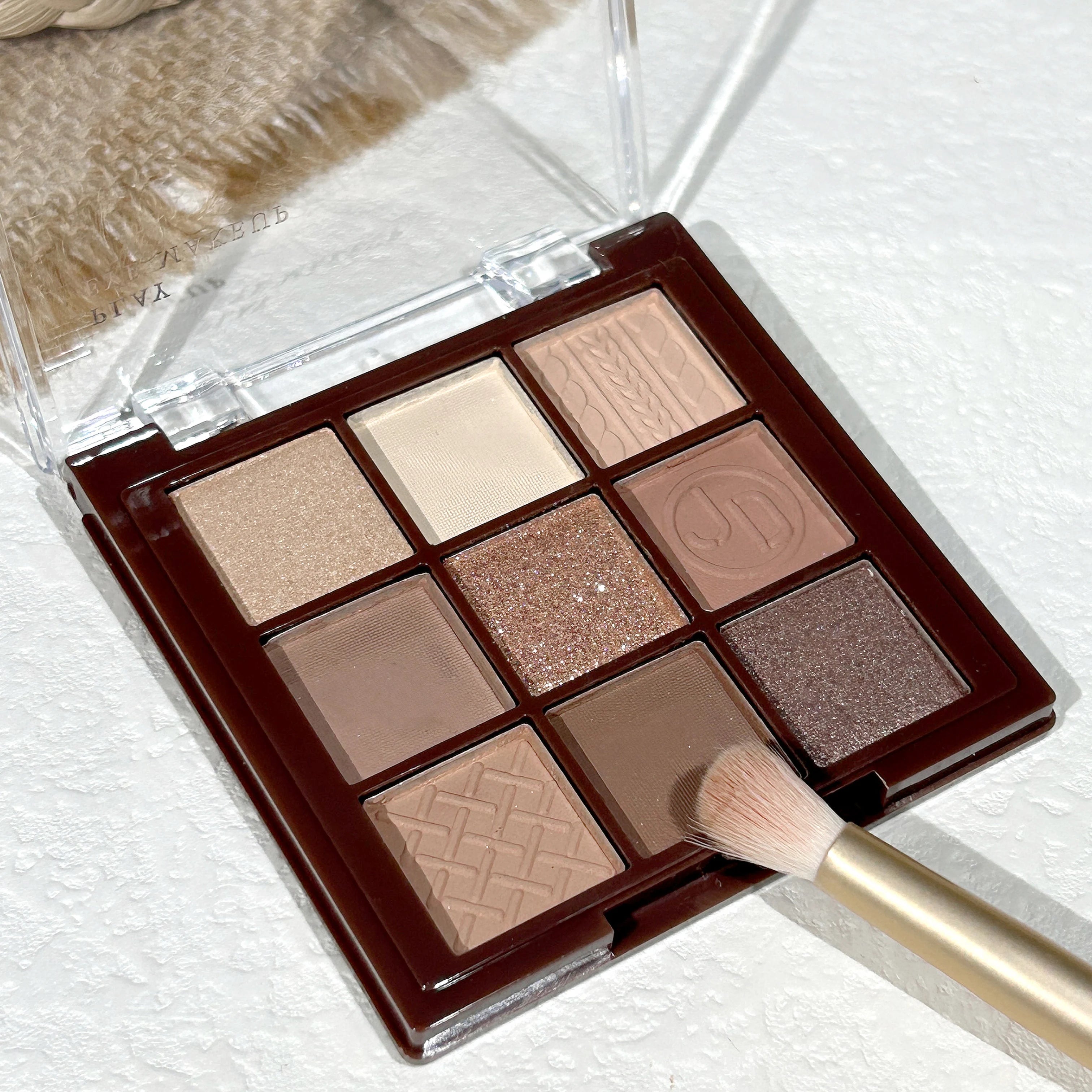 9-Color Eyeshadow Palette