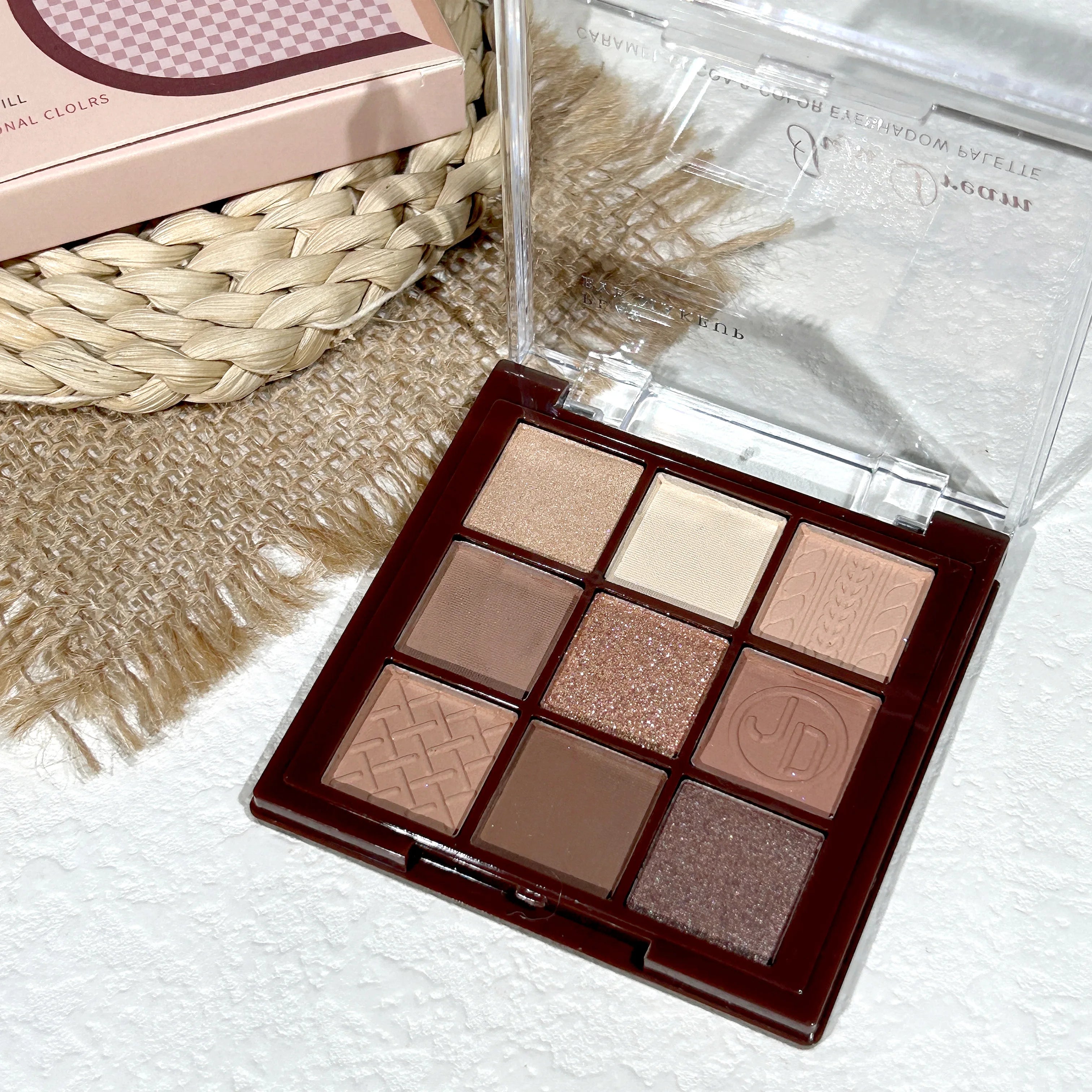 9-Color Eyeshadow Palette