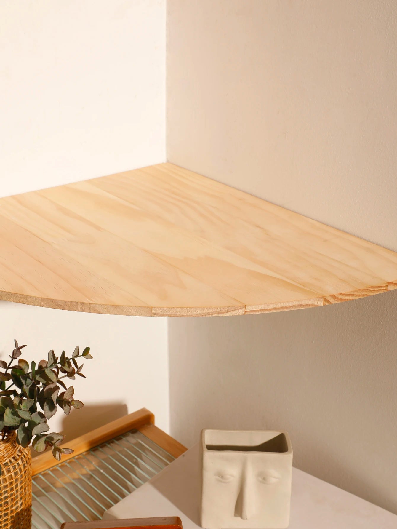 Scalloped Wooden Floating Corner Shelf