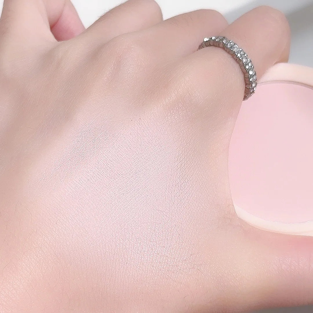 Velvet Mist Banana Powder Cake