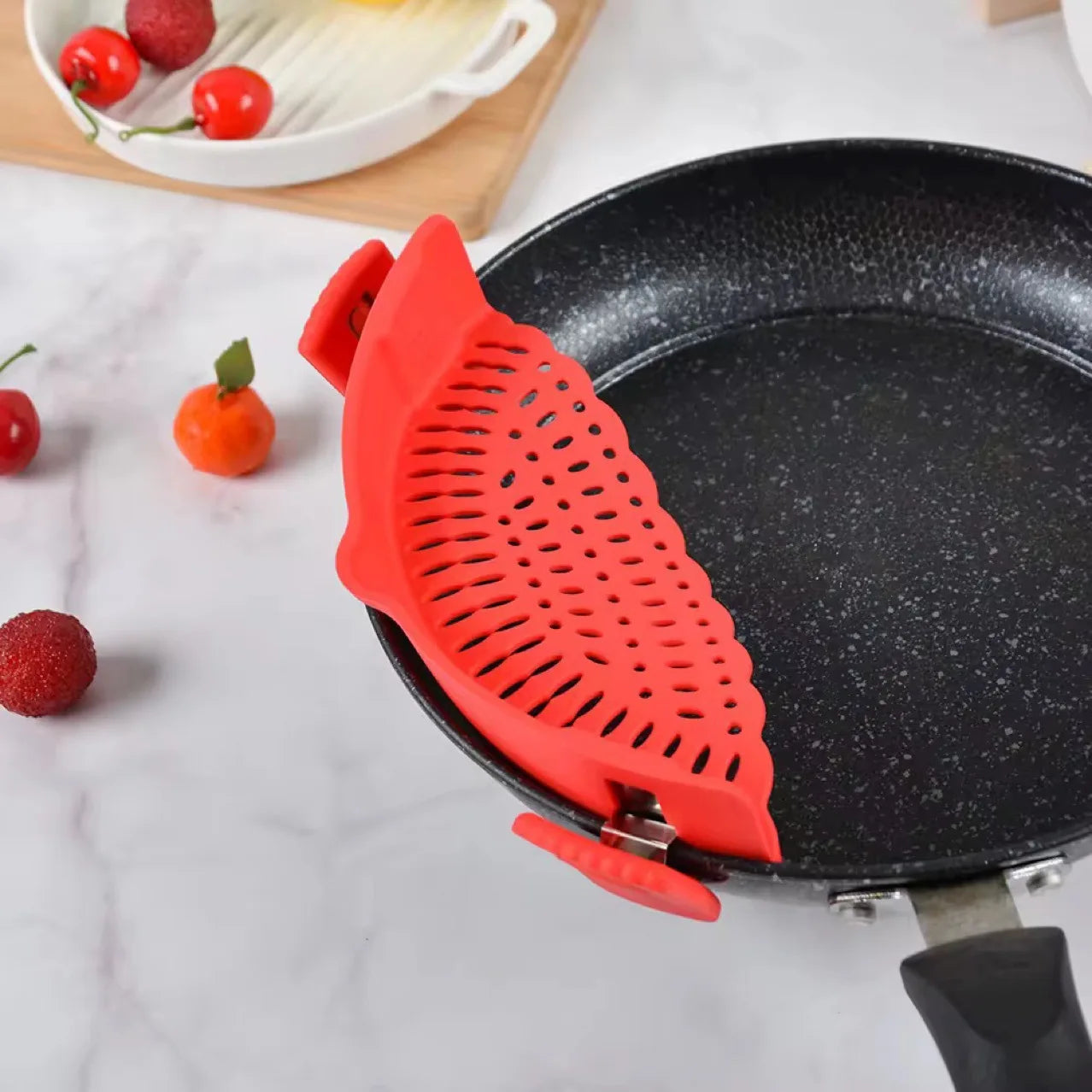 Adjustable Clip-On Pot Strainer