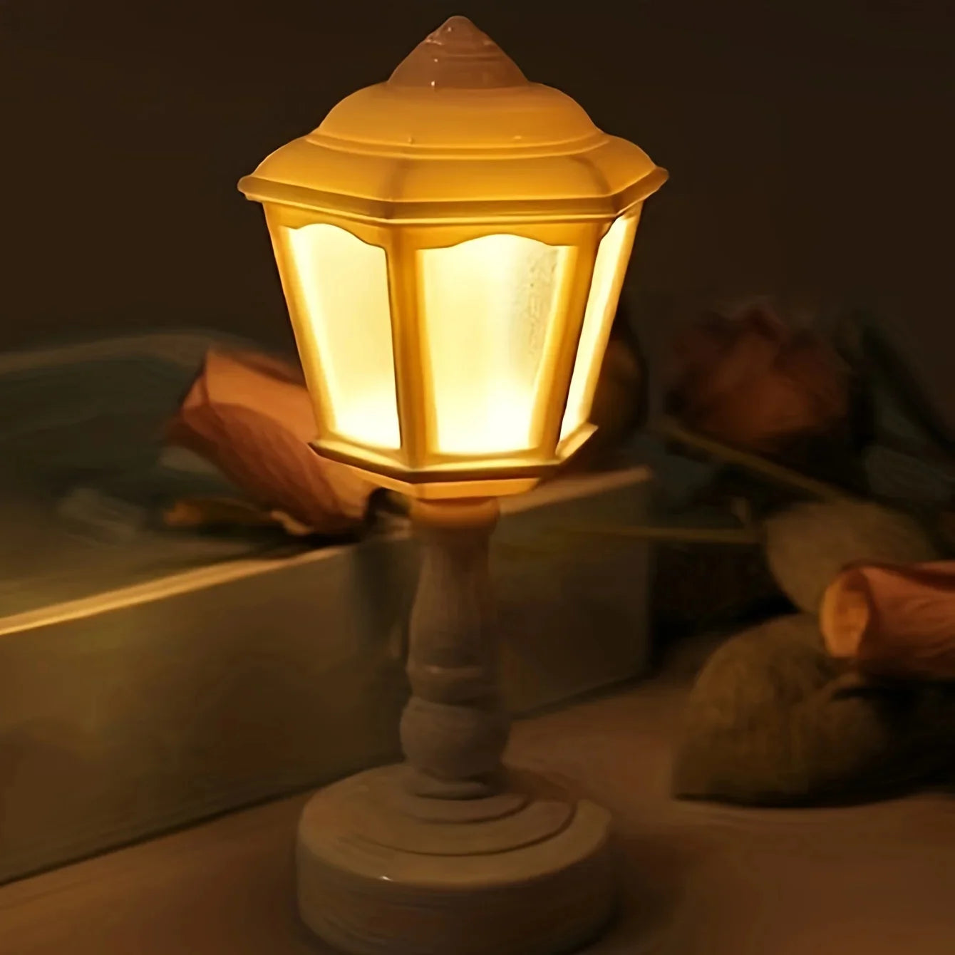 Geometric Flower Bud LED Table Lamp